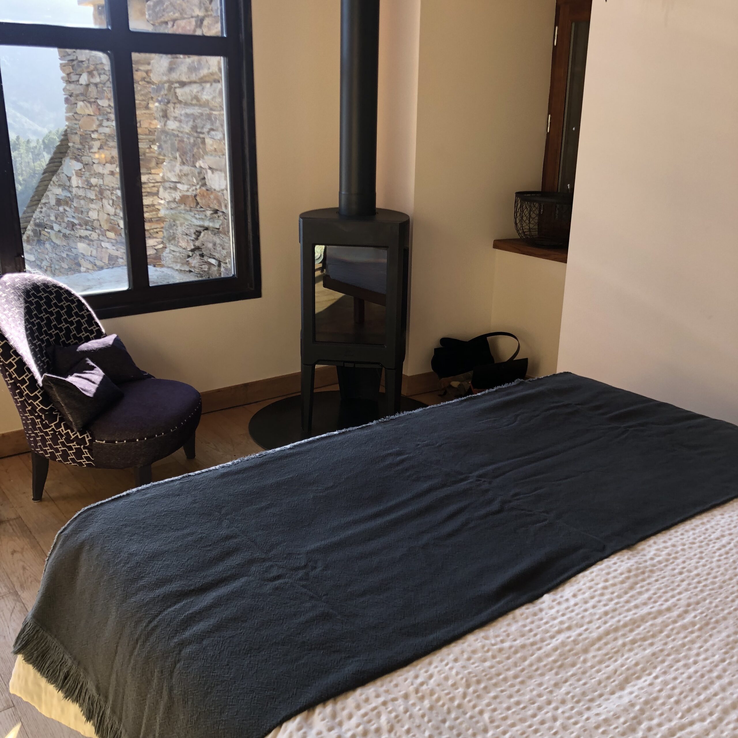 suite de charme pour stage bienêtre à partager avec terrasse et spa privé